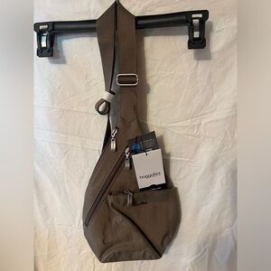 Baggallini Mini Crossbody Sling MSL890B0220 - Beach